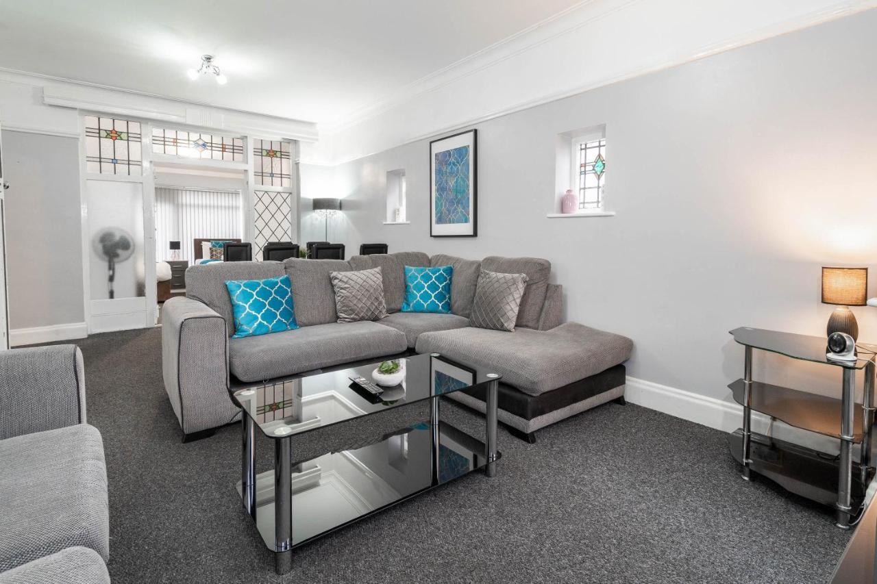 5 Bedroom House - 11 Guests - Garden - Wifi - Smart Tv - Top Rated - Large Driveway 4 Multiple Vehicles - Perfect For Contractors Birmingham Exterior foto
