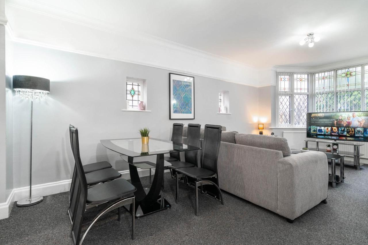 5 Bedroom House - 11 Guests - Garden - Wifi - Smart Tv - Top Rated - Large Driveway 4 Multiple Vehicles - Perfect For Contractors Birmingham Exterior foto