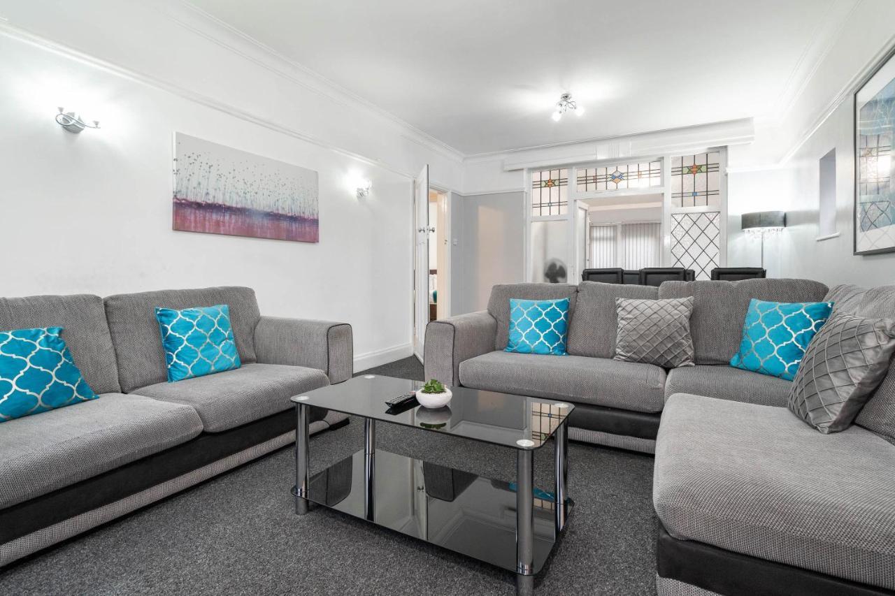 5 Bedroom House - 11 Guests - Garden - Wifi - Smart Tv - Top Rated - Large Driveway 4 Multiple Vehicles - Perfect For Contractors Birmingham Exterior foto